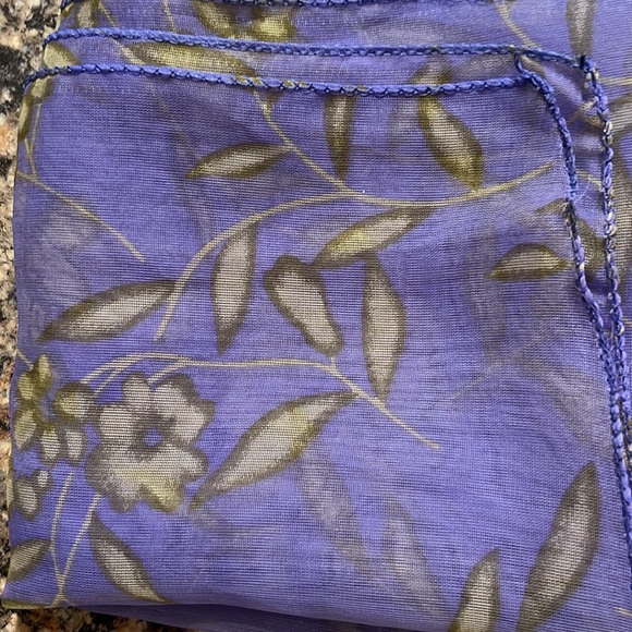 8 women’s scarves - Picture 10 of 11